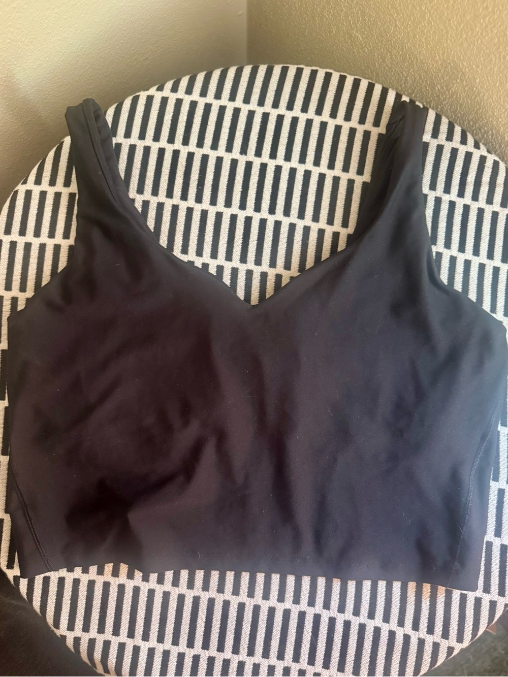 Old Navy Active Black V-Neck Seamless Sports Bralette
